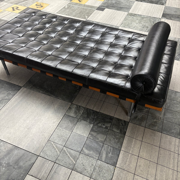 Barcelona Day Bed