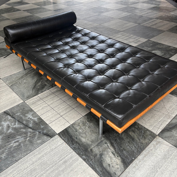 Barcelona Day Bed