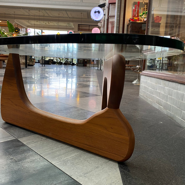 Noguchi table
