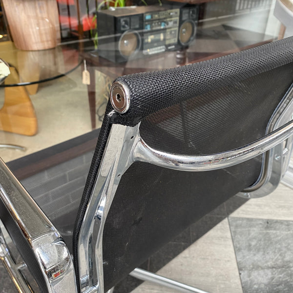 Charles Eames classic mesh office chair
