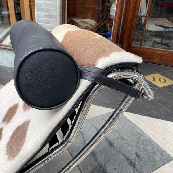 Le Corbusier LC4 Chaise Longue  - rare cow hide covering