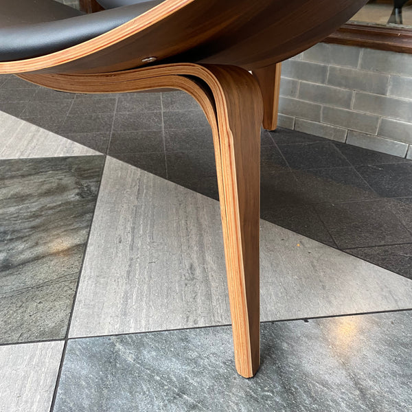 Hans Wegner shell chair