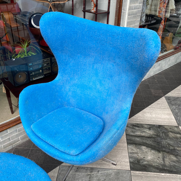 Arne Jacobsen egg chair & ottoman