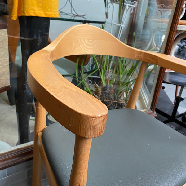 Elbow Chair