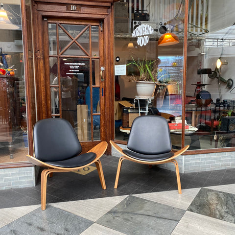 Hans Wegner shell chair