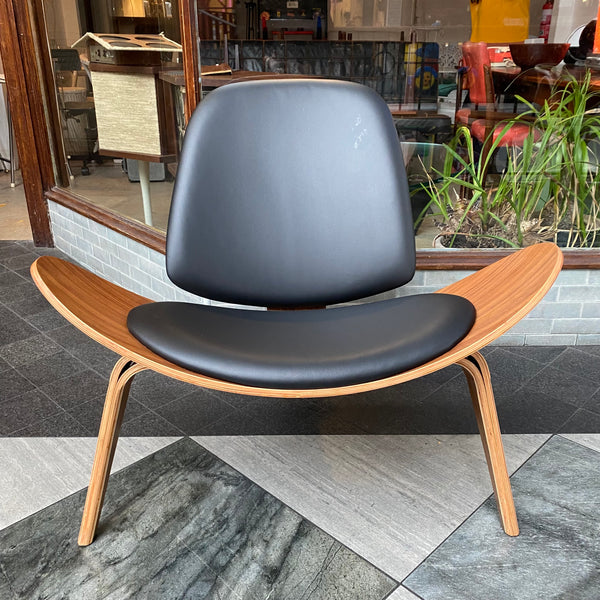 Hans Wegner shell chair