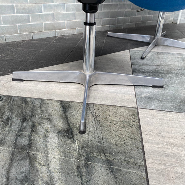 Arne Jacobsen egg chair & ottoman